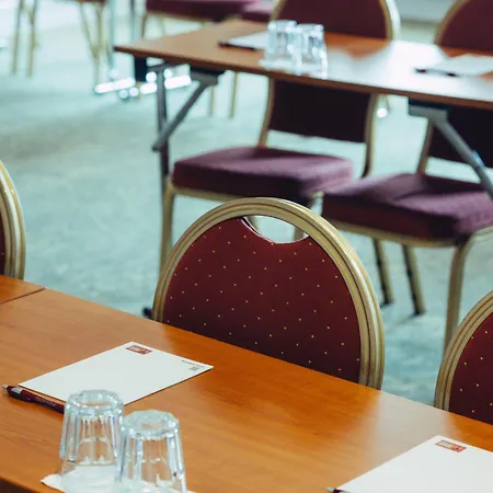 Hotell Milling Plaza 4*