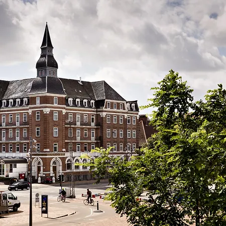 Hotell Milling Plaza 4*